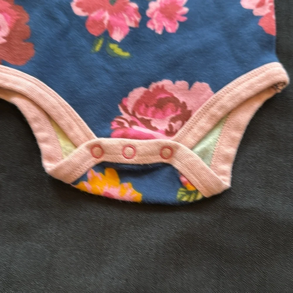 Matilda, Jane size 0–3 months Floral Long Sleeve Baby Onesie‎